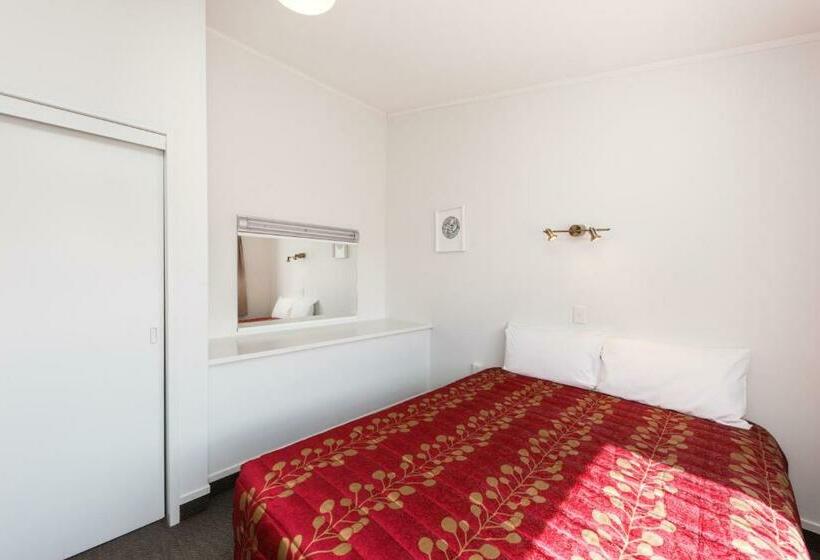 Семейные Апартаменты, Manfeild Park Motel
