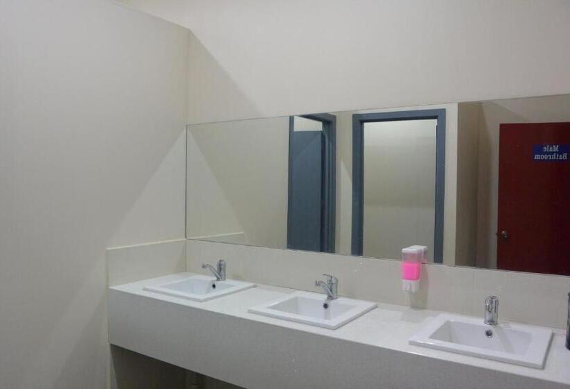 Bed in Shared Room with Shared Bathroom, Elizabeth Hostel