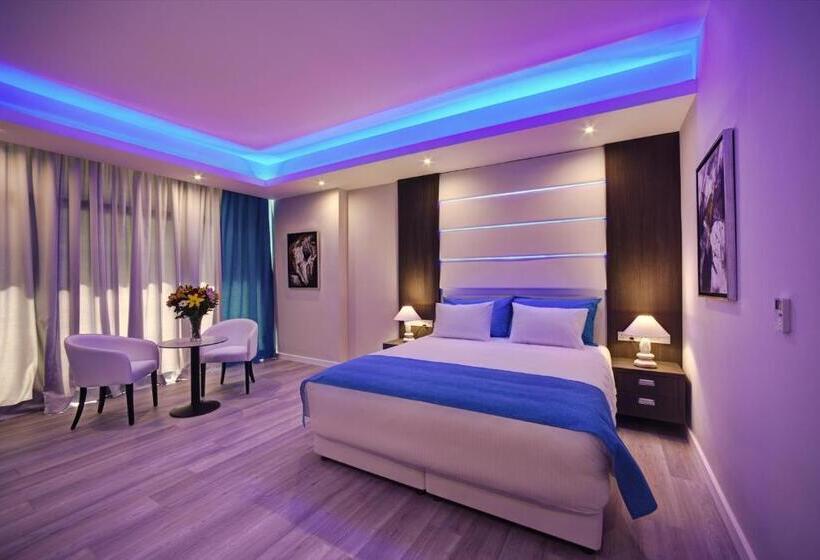 اتاق استاندارد برای معلولان, The Josephine Boutique