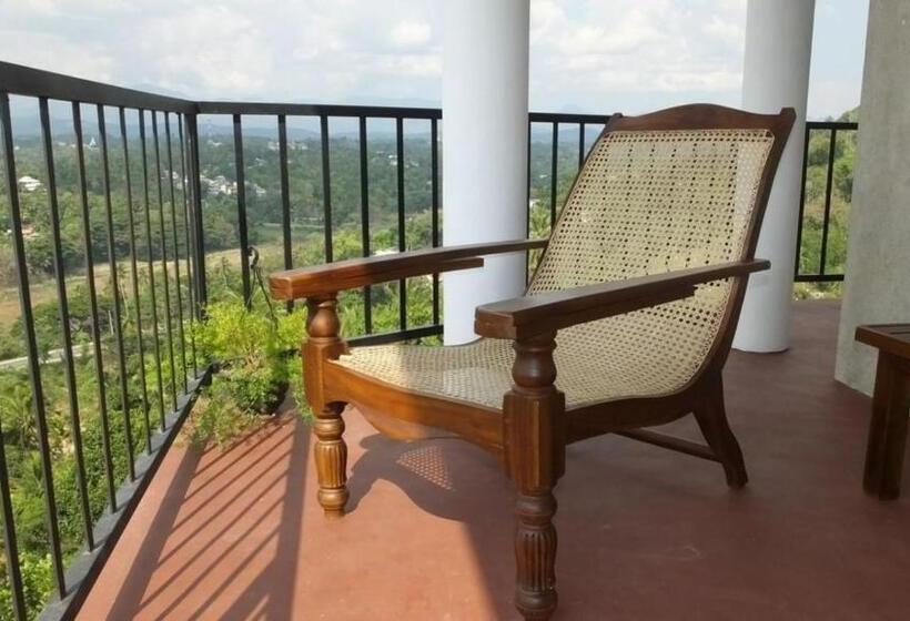 Junior suite with river view, Villa Arunalu Kandy