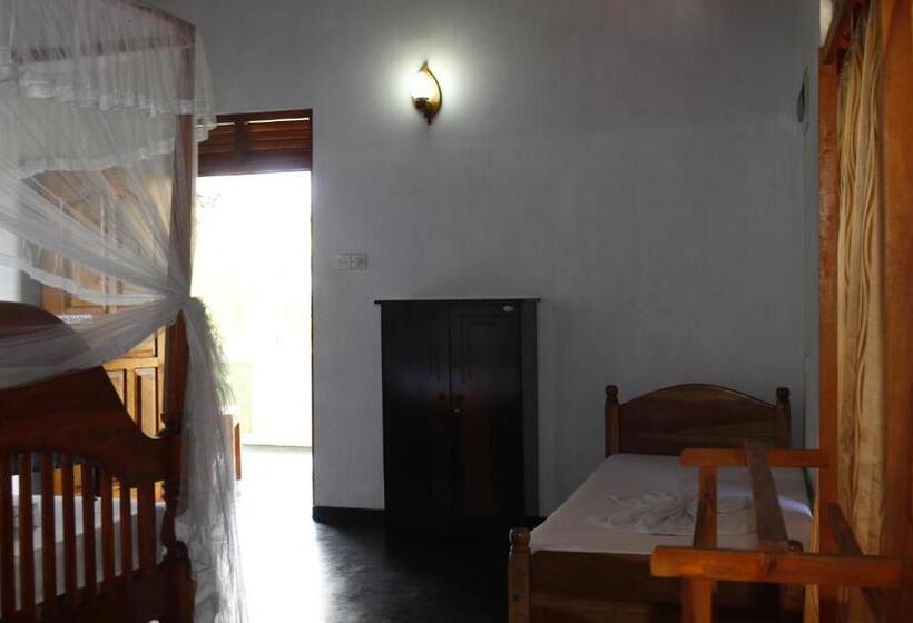Трехместный Номер Deluxe Вид на Море, Beach Lagoon Guesthouse