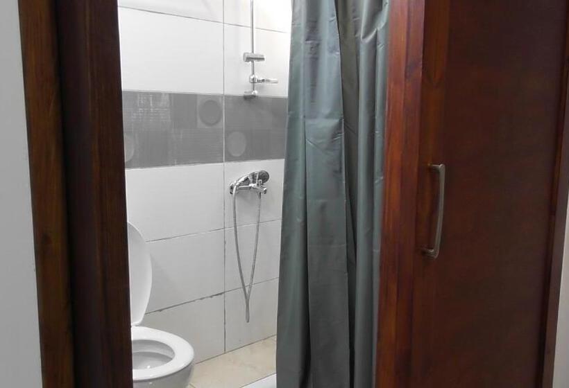 بانگلوی استاندارد, Bella Rosa Hotel Cyprus