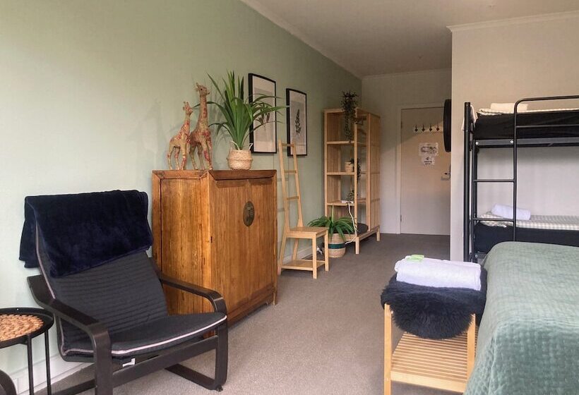 Семейный Номер, Sow And Piglets Guesthouse