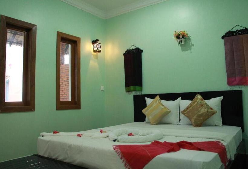 اتاق استاندارد, The Coconut House