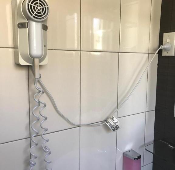 Номер Стандарт, Westside Motor Inn