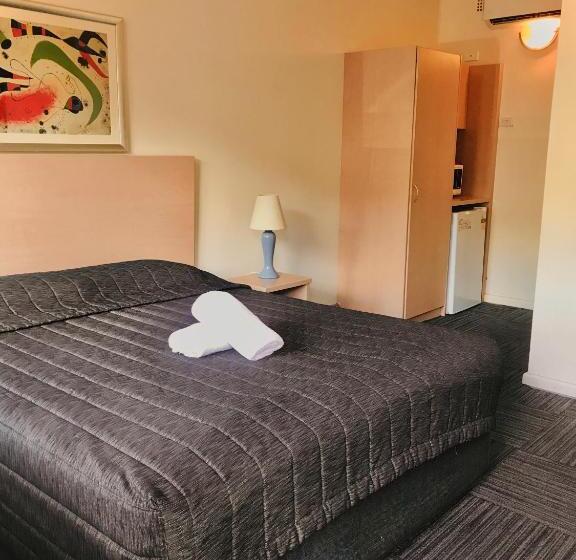 Номер Стандарт, Westside Motor Inn