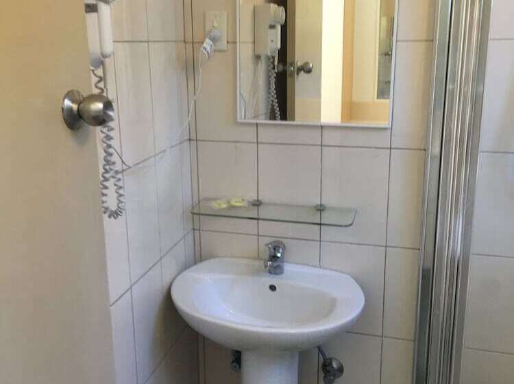 Номер Стандарт, Westside Motor Inn