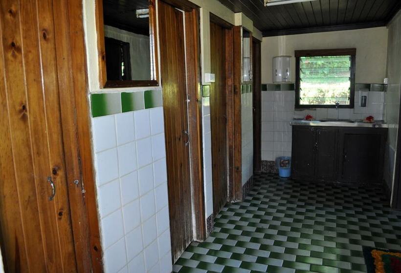 공동 객실, Ratu Kini Backpackers & Dive Resort