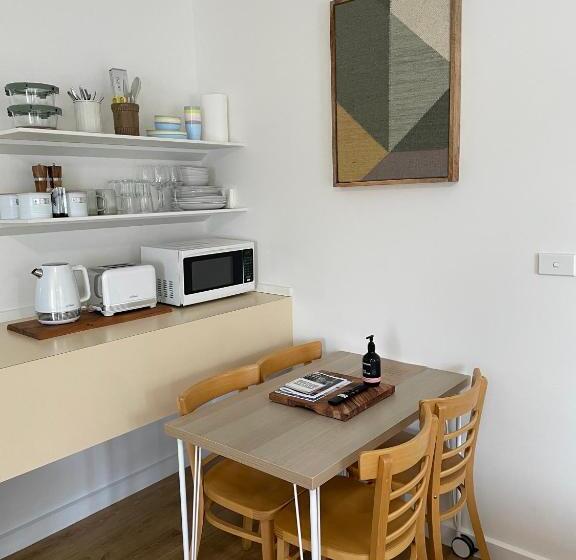 패밀리 룸, The Albion Motel Castlemaine