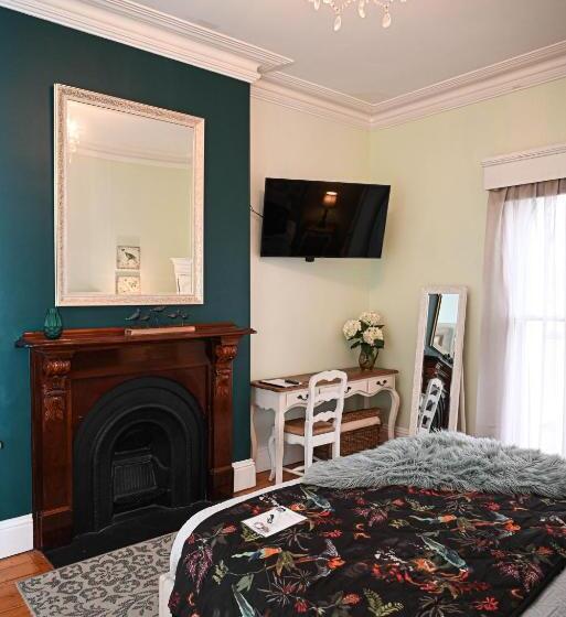 스위트 킹사이즈 침대, Deck Quarters   Mansfield, Vic