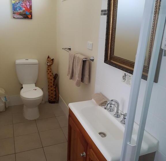 스위트 킹사이즈 침대, Kingaroy Country Motel