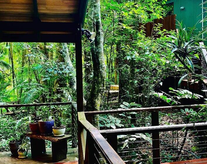 Студио Стандарт Вид на Сад, Treetops Montville