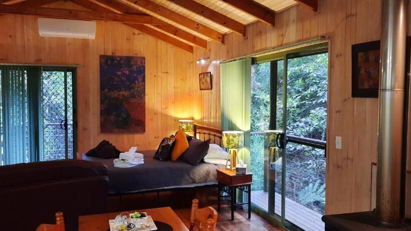 Студио Стандарт Вид на Сад, Treetops Montville