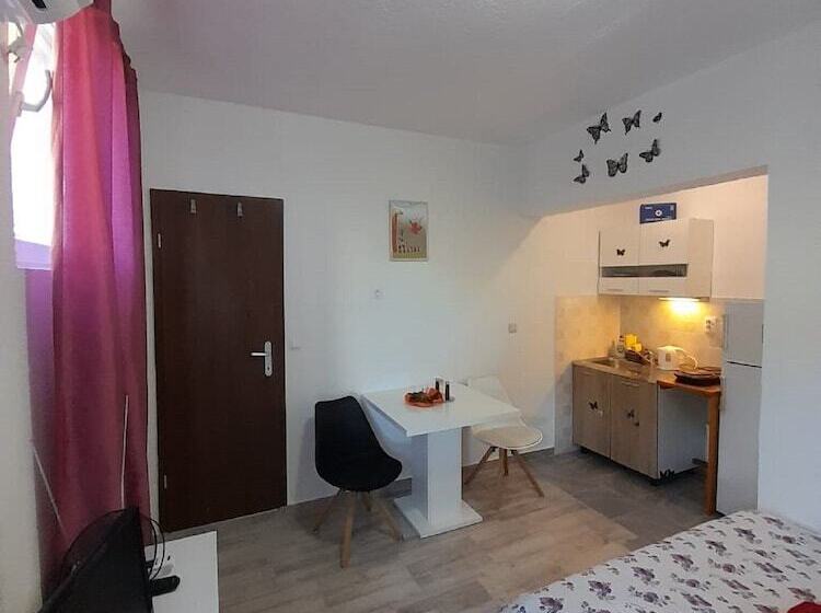 Студио Стандарт с Террасой, Apartments Dalamar