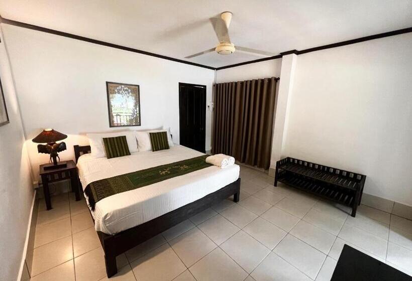 스탠다드 룸 킹사이즈 침대, Lao Lake House
