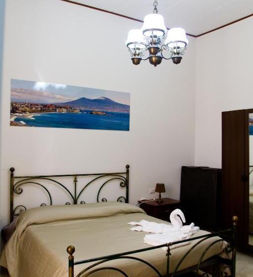 اتاق لوکس, I Sorrisi Di Napoli