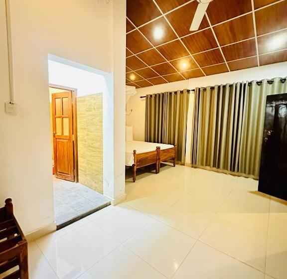 Трехместный Номер Deluxe, Lake View Cottage