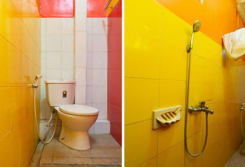اتاق استاندارد یک نفره, Homestay Gayatri Sawojajar Near Univ Negeri Malang Kampus 2 Mitra Reddoorz