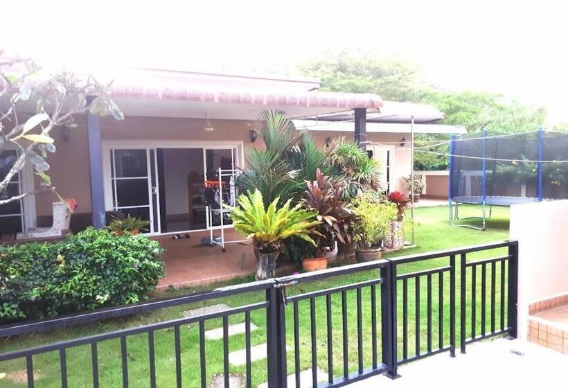 Номер Deluxe, 4 Palms Resort