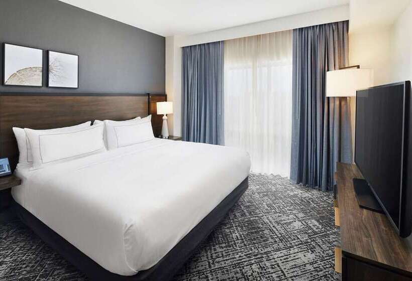 Premium Suite, Conrad Manila