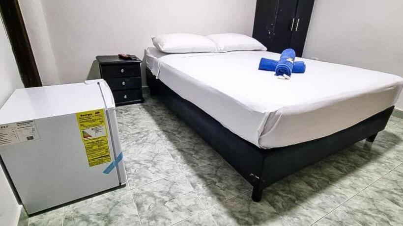 اتاق اکونومی, Hostel Stingray