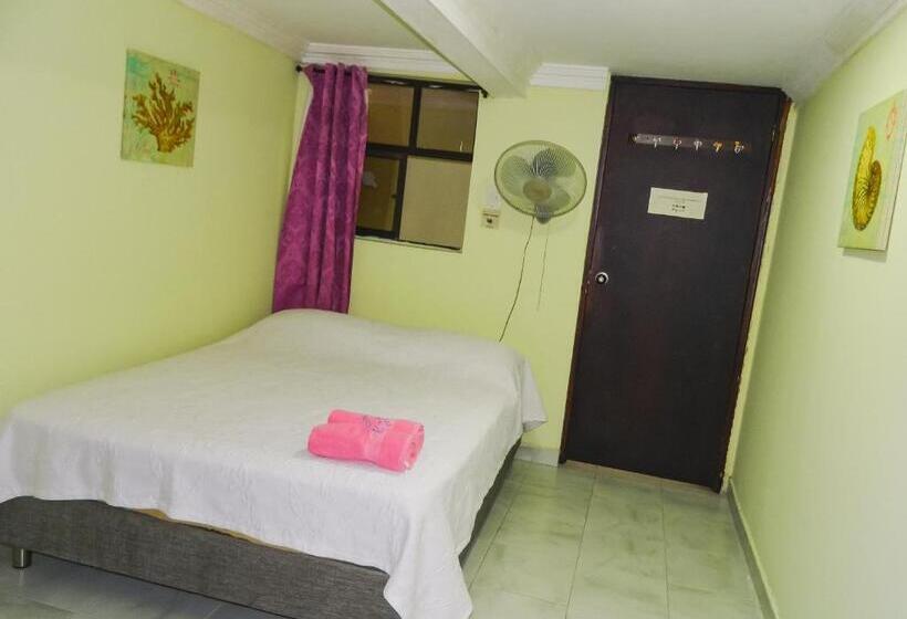 带共用浴室的标准房间, Hostel Stingray