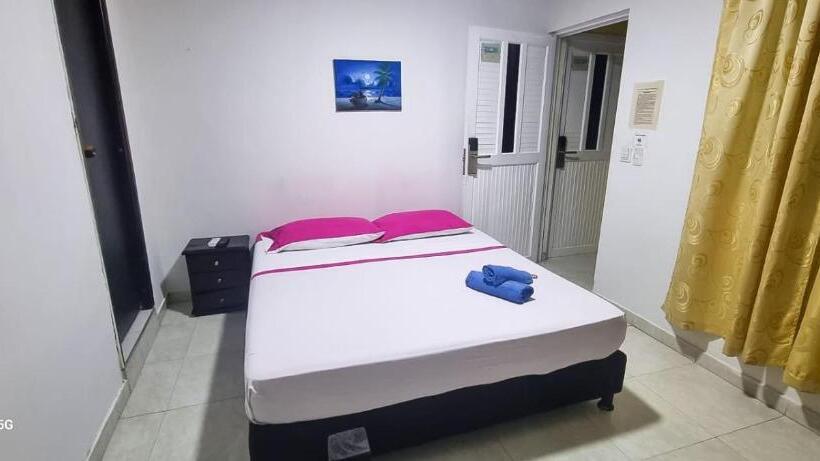 اتاق استاندارد چهار تخته, Hostel Stingray