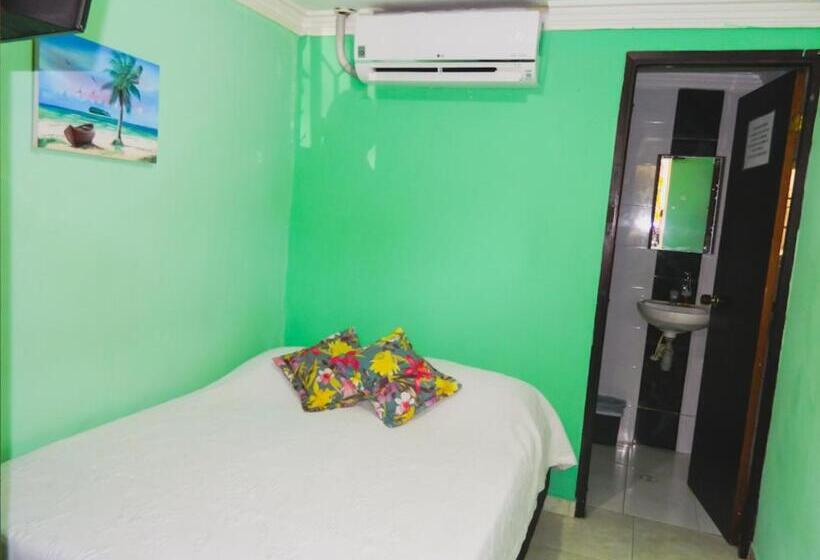 اتاق اکونومی, Hostel Stingray