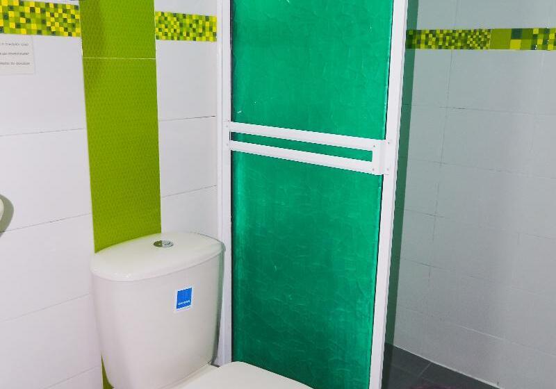 اتاق اکونومی, Hostel Stingray