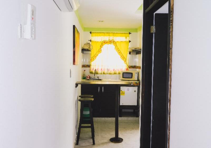 آپارتمان 2 خوابه, Hostel Stingray