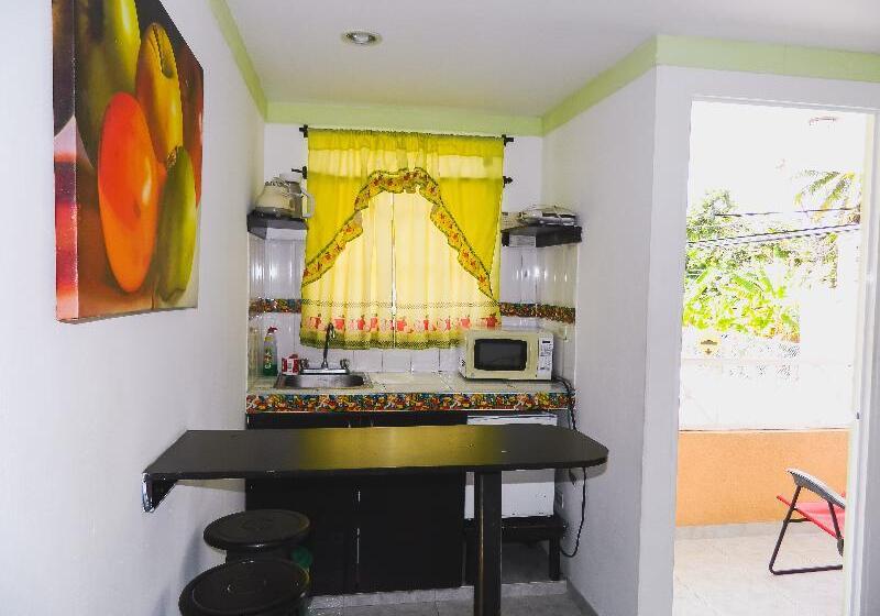 آپارتمان 2 خوابه, Hostel Stingray