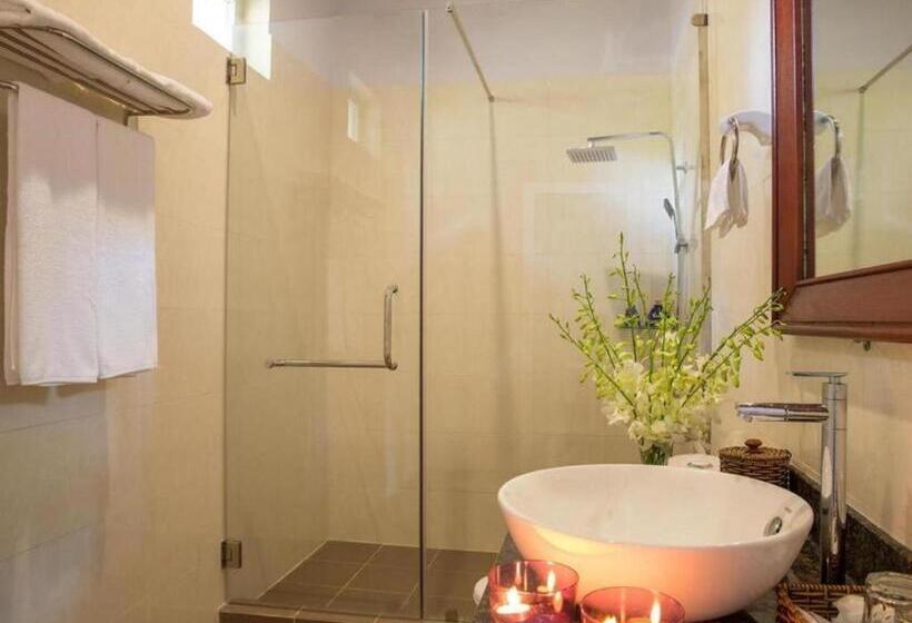 خانه یا کلبه ی ییلاقی با نمای استخر, Terrace Resort