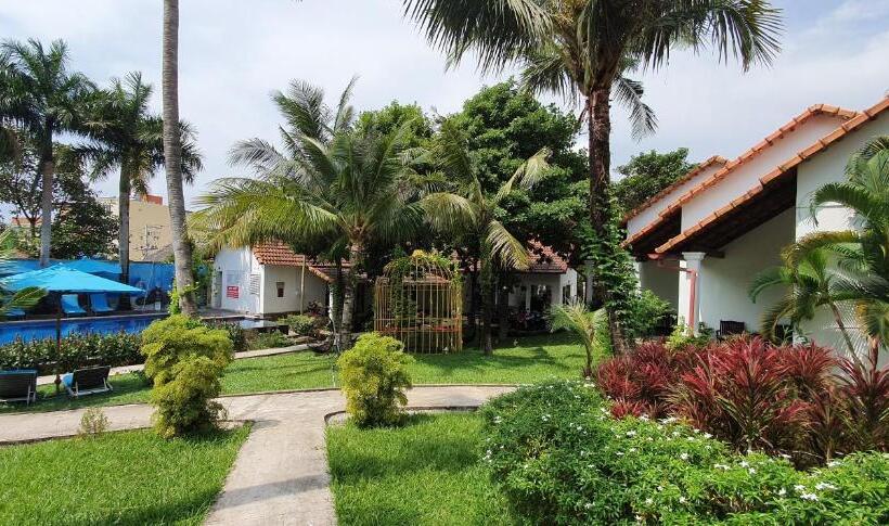 بانگلوی استاندارد, Terrace Resort