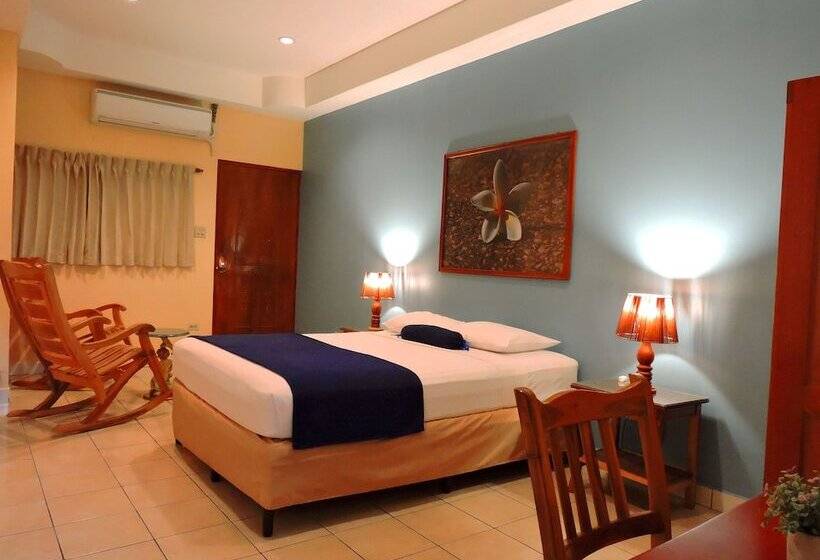 سوییت, Xolotlán   Hostel
