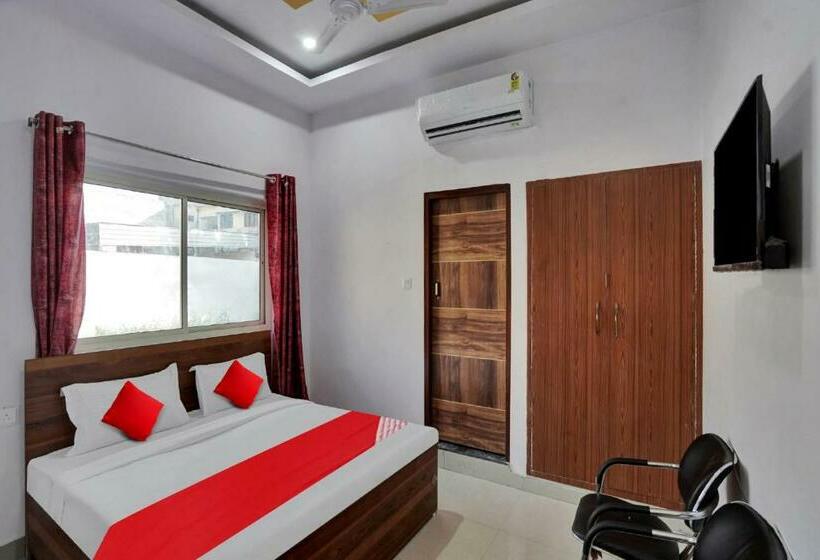 Трехместный Номер Классика, Oyo Flagship 80991  Kvs Residency