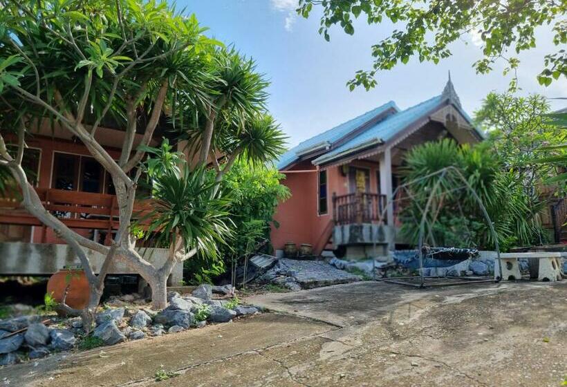 Четырехместный Номер Стандарт Вид на Море, Hello Sichang Bungalow