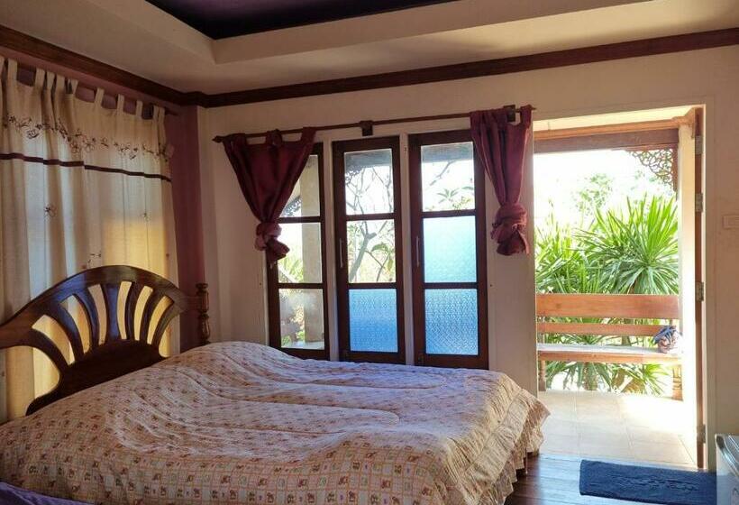 غرفة قياسية رباعية مطلة على البحر, Hello Sichang Bungalow