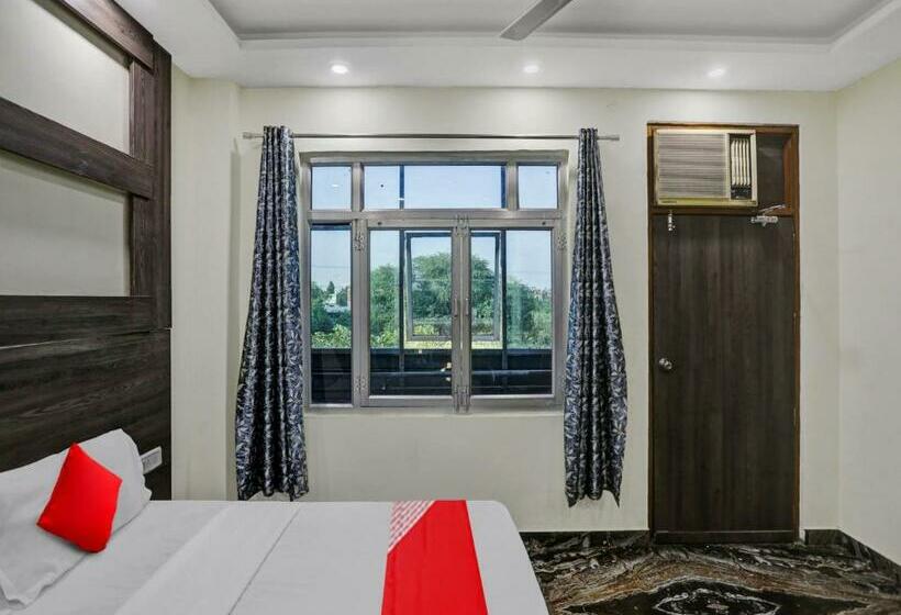 اتاق کلاسیک سه تخته, Oyo Flagship 80984  Siddhi Vinayak