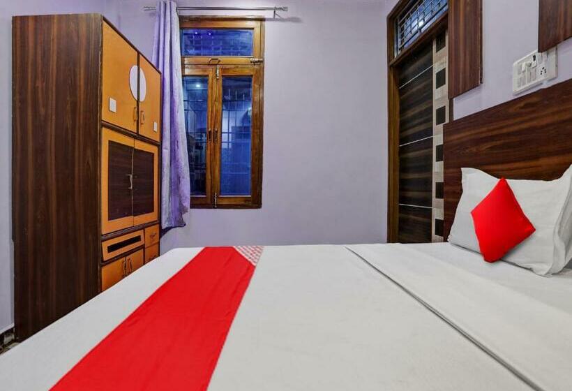 اتاق کلاسیک سه تخته, Oyo Flagship 80984  Siddhi Vinayak