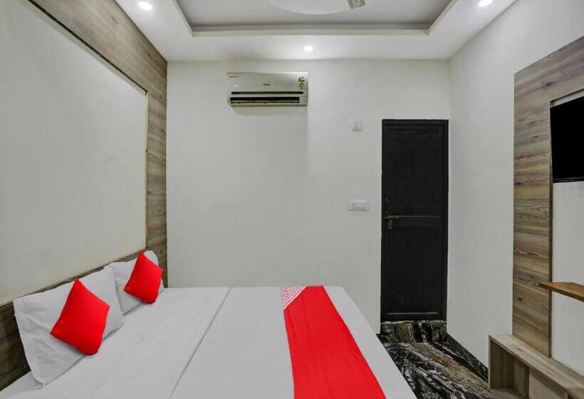 اتاق کلاسیک سه تخته, Oyo Flagship 80984  Siddhi Vinayak
