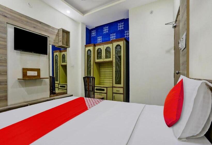 اتاق کلاسیک سه تخته, Oyo Flagship 80984  Siddhi Vinayak