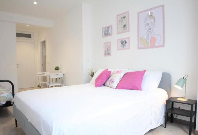 标准间, Republic B&b
