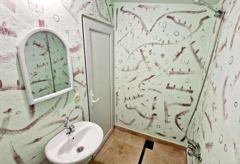 Номер Стандарт Вид на Сад, Budur Guest House