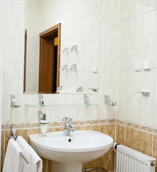 Quarto Economy, Pensjonat Lorien
