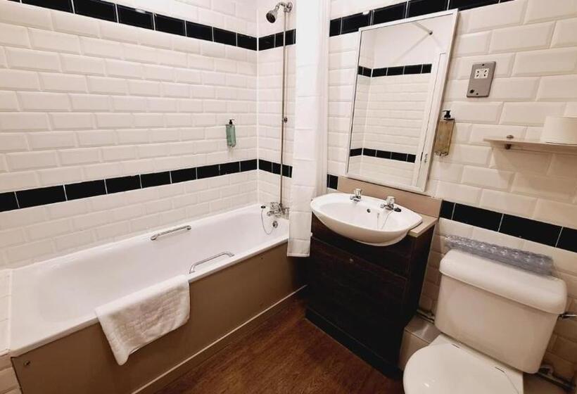 Номер Стандарт, The Brocket Arms Wetherspoon