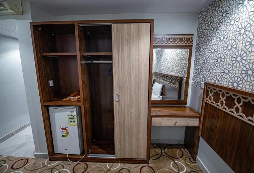 Четырехместный Номер Стандарт, فندق سرايا المسك Saraya Al Misk