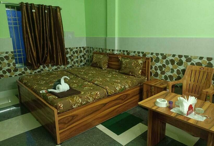 三人经典房间, Oyo Sai Inn, A Guest House