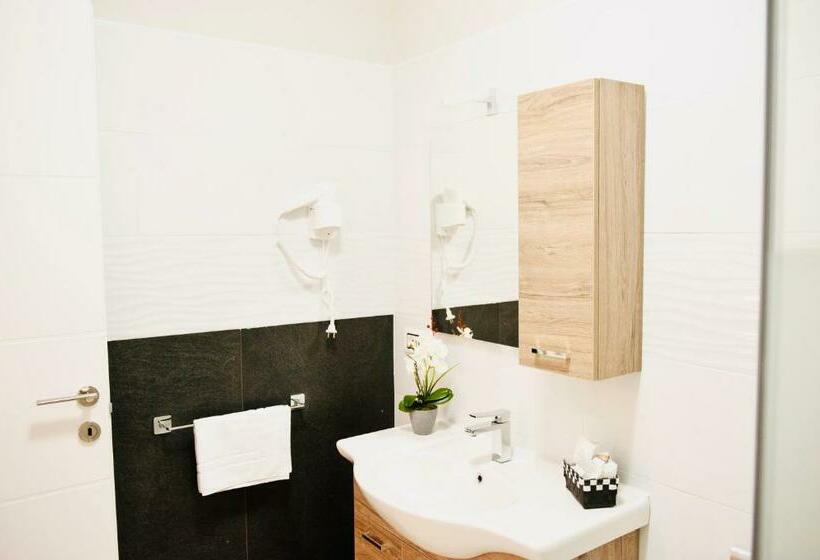 Трехместный Номер Классика, Ottaviano B&b