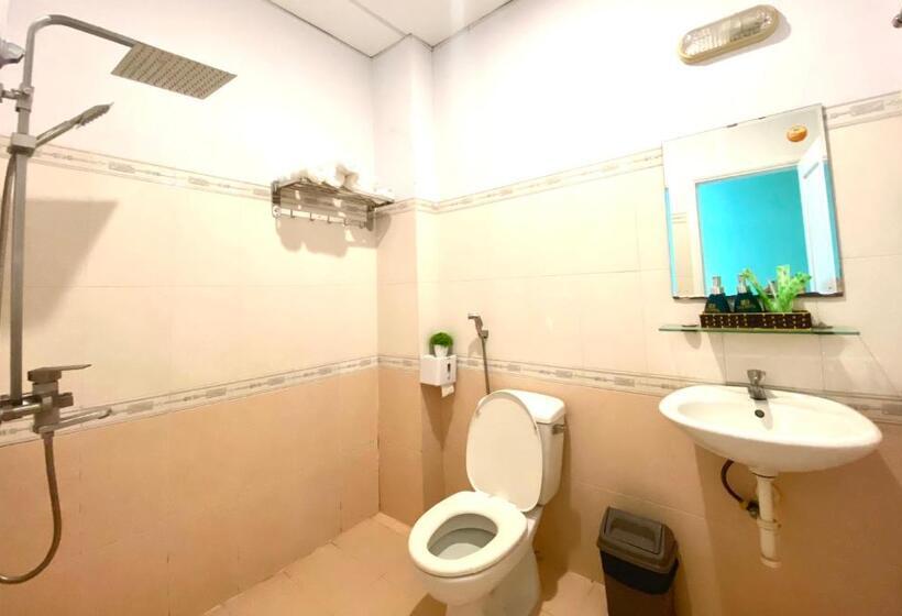 اتاق استاندارد سه نفره, Bali Hotel 2