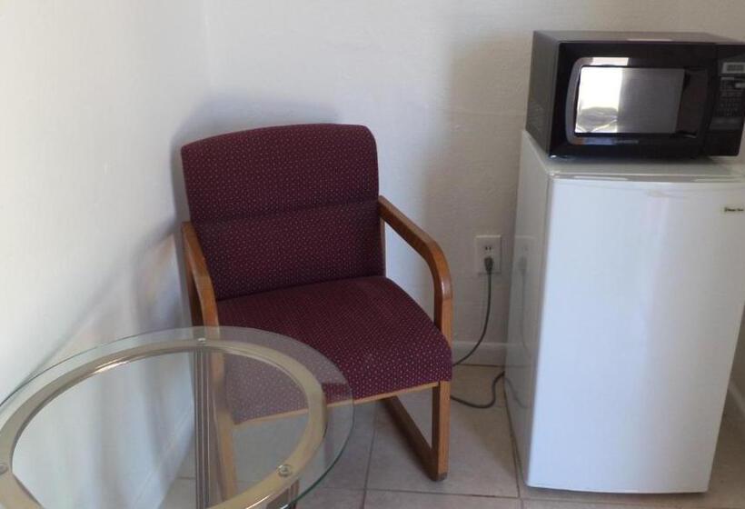 غرفه قياسيه سريرين مزدوجين, Glades Motel   Naples